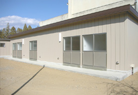 システム建築施工事例:部室、倉庫2