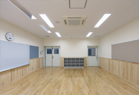 システム建築施工事例:養護学校、校舎、教室